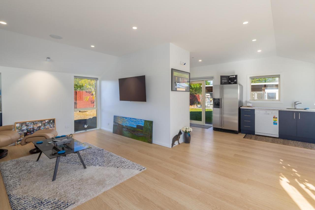 The Meadows Villa Christchurch Exterior foto