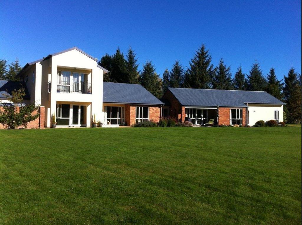 The Meadows Villa Christchurch Exterior foto