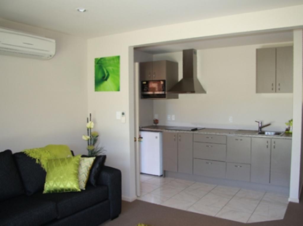 The Meadows Villa Christchurch Exterior foto