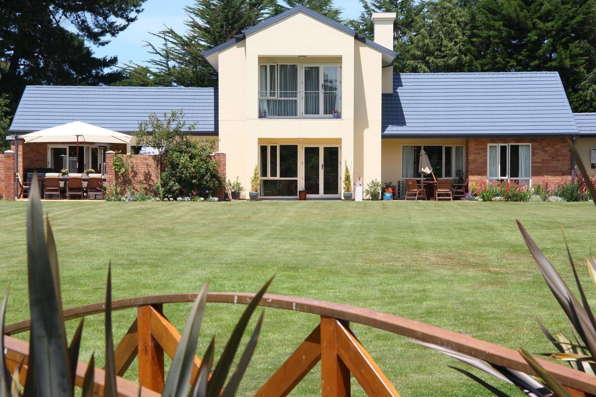 The Meadows Villa Christchurch Exterior foto